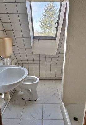 Kleines Duschbad im Dachgeschoss