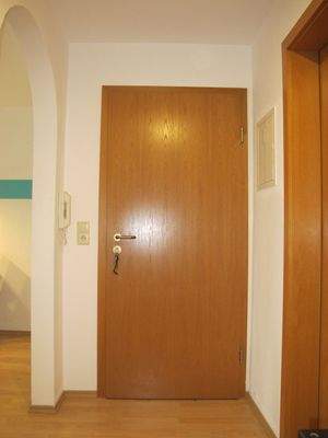 Eingangstüre - Flur.jpg