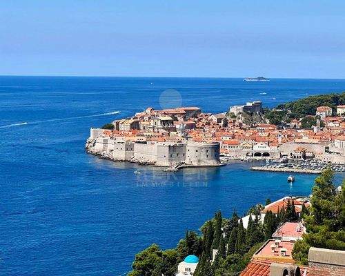 Städtisches Leben in idealer Lage