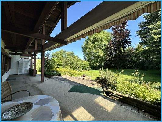 überdachte Terrasse