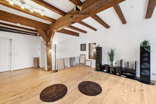 Eleganz und Stil im großen Wohnbereich