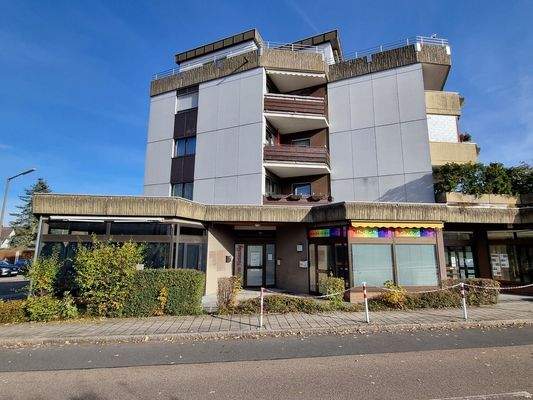 Ansicht West, Laden II, III und IV