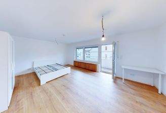 Geräumiges WG-Zimmer mit Balkon