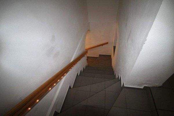 Abgang zum Weinkeller