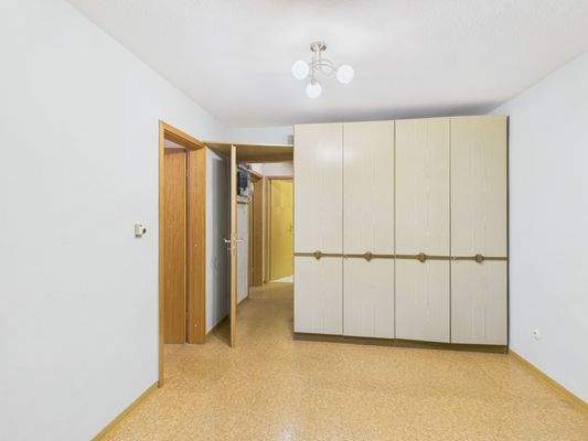 CAM01223G0-PR0174-STILL034