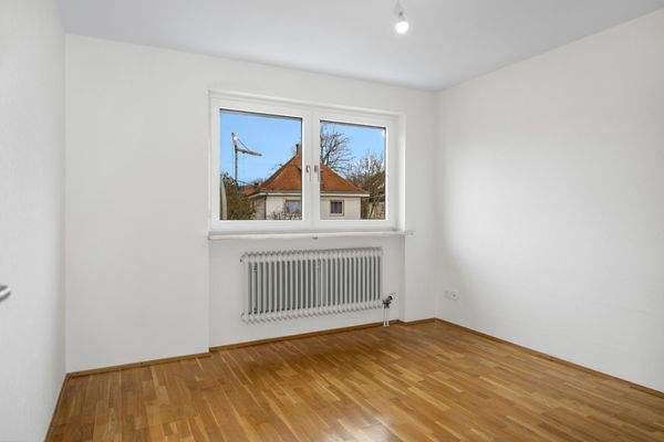 Großes Schlafzimmer im OG