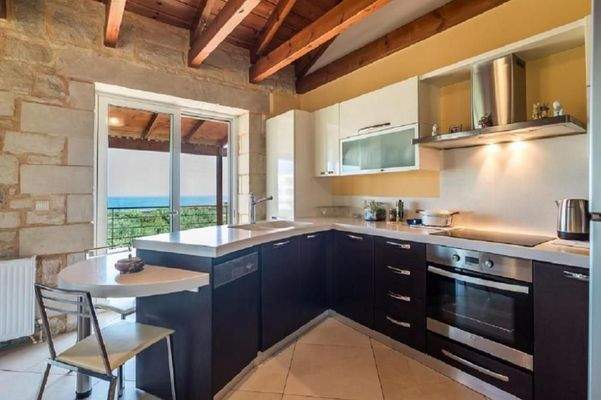 Kreta, Agia Marina: Luxuriöse Steinvilla mit Meer- und Sonnenuntergangsblick zu verkaufen