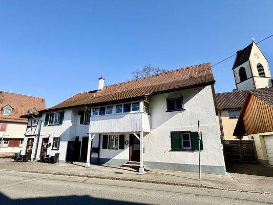 Wohnhaus mit Gewerbeeinheit