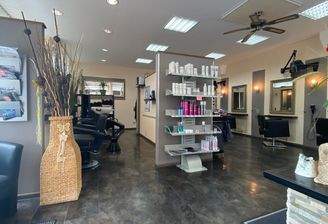 Ladenlokal und Eingangsbereich