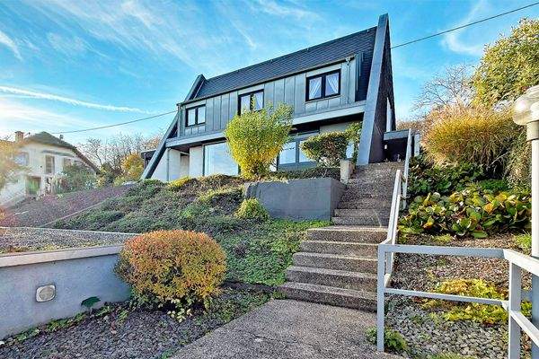 seitliche Treppe zum Haupteingang_CW