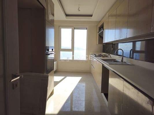 Apartment in a Well-Equipped Complex in Kartal, Istanbul