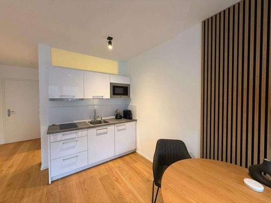 f3426880-603d-4545-93c4-5f780dc8fb2c-1981174937