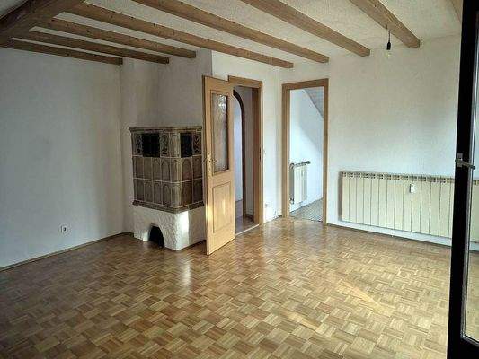 Wohnzimmer mit Kachelofen