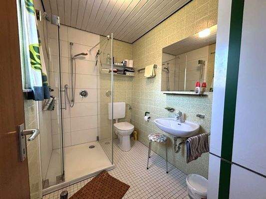 Badezimmer im Erdgeschoss