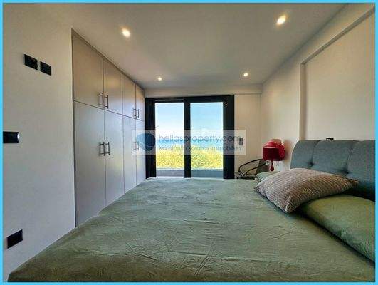 4efd41baa60f4b0881fb6bcab826a4e3-original