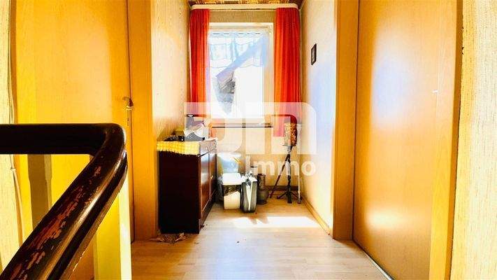 Haus massiv OG Flur / Diele