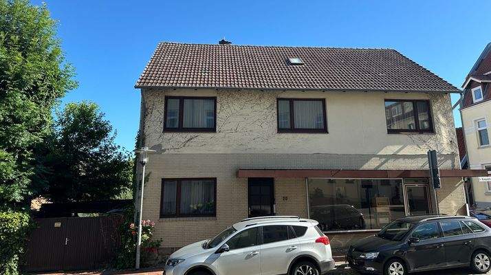 Außenansicht Hauptgebäude.JPG