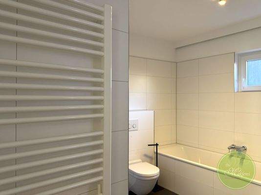 ... Ihr Badezimmer mit Badewanne und ...