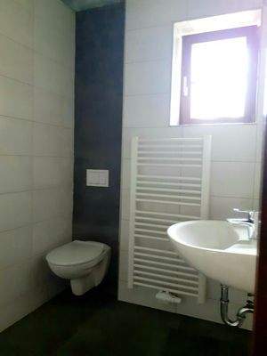 Bad mit Dusche+Fenster