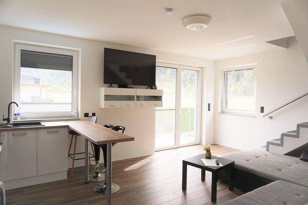 Wohnzimmer mit Balkonzugang Top 3