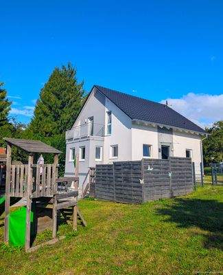 Hausansicht seitlich hinten 