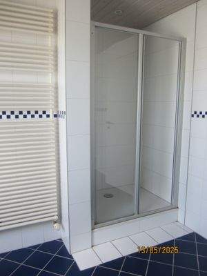 02-641 Neubau, DG, Dusche.JPG