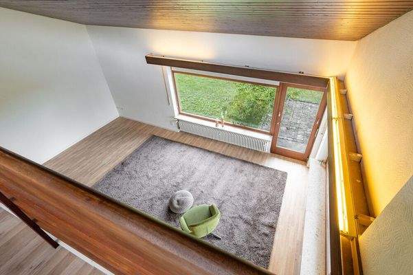 lichtdurchflutete Räume, offener Grundriss und Zugang zum Garten