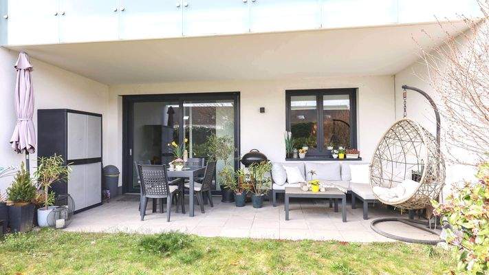 Terrassenbereich mit Gartenanteil