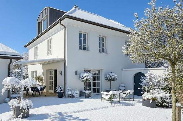 Ansicht der Immobilie vom Gartenbereich