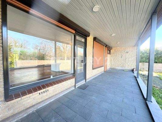 Überdachung als Erweiterung des Wohnzimmers