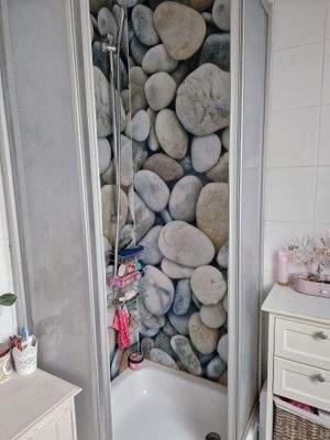 Badezimmer, Dusche, DG-Wohnung