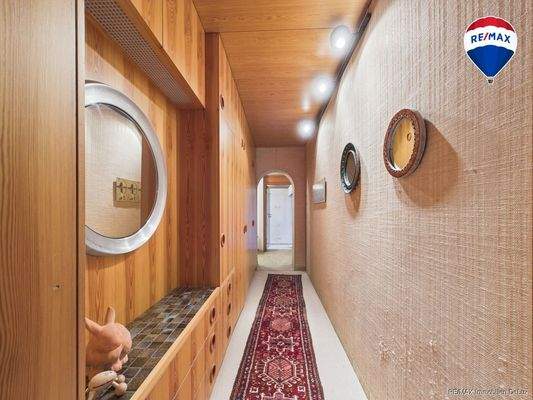 RE/MAX Immobilien DeLux Wohn-Geschäftshaus Merzig Flur