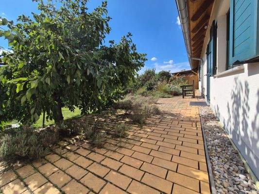 Haupthaus Rückseite mit Terrasse