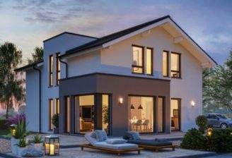 Modernes Traumhaus bei Abendstimmung