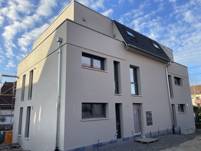 Offene Besichtigung, So 19. März 14-15 Uhr - Neubau! 4 Zimmer Penthousewohnung in einem KFW 40+ 5-Familienhaus mit KFZ-Außenstellplätzen