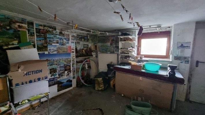 Werkstadt mit direktem Ausgang zum Außenbereich