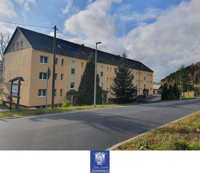 Zauberhafte Wohnung mit schönem Balkon in herrlicher grüner Umgebung! - Foto 2