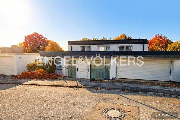 Blick von der Straße aufs Haus