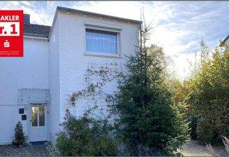 Gartenansicht / Zugang zur OG-Wohnung 