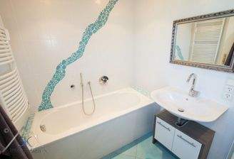 Badezimmer- Ansicht Wanne