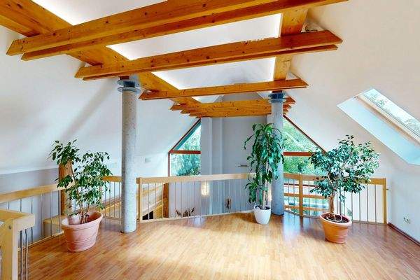 Wohnzimmer oben mit Galerie