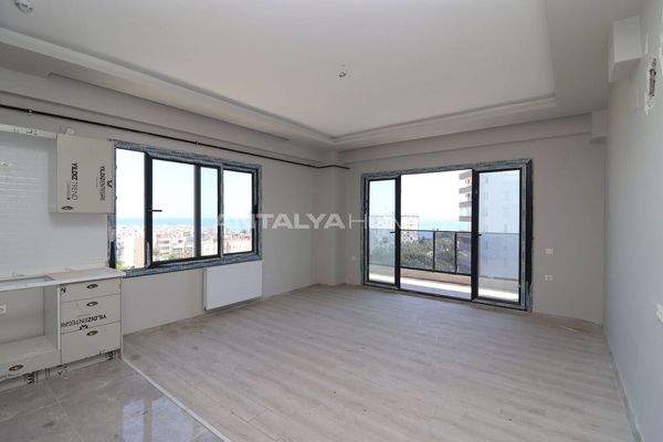 Sea View Flats Close to Amenities in Mezitli Mersin