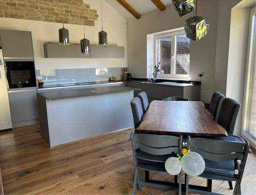 Küche und Essbereich