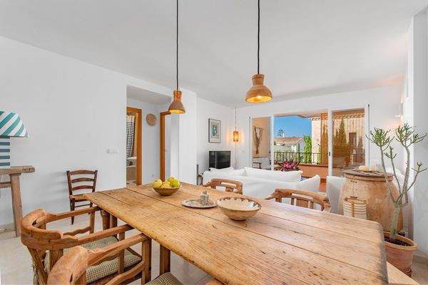 Charmante Wohnung mit grosser Terrasse fussläufig zum  Strand von Cala Llombards