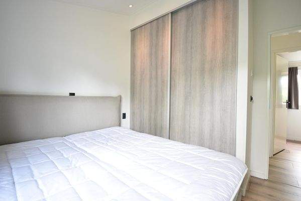 ferienhaus-kaufen-biddinghuizen-hauptschlafzimmer-