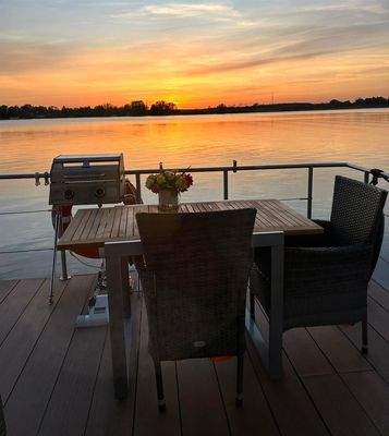 Beim  Sonnenuntergang