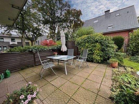 großzüglge Terrasse