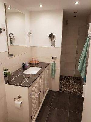 Bad-Richtung-Dusche-min