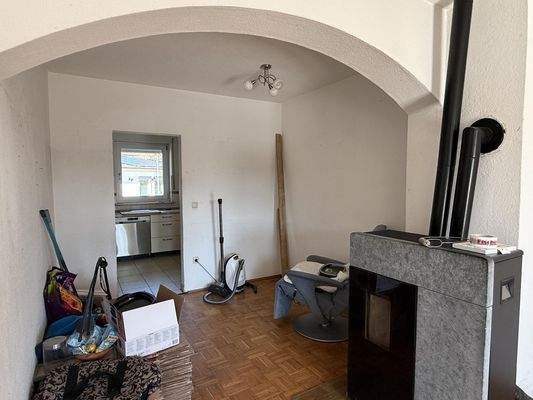 EG_Essen mit Durchgang zur Küche