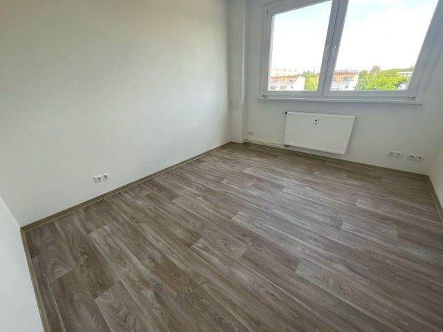 Wir sanieren für Sie Dreiraumwohnung in zentraler Lage in Sandersdorf - Foto 2